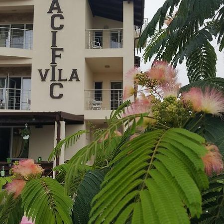 Vila Pacific Костинещи Екстериор снимка