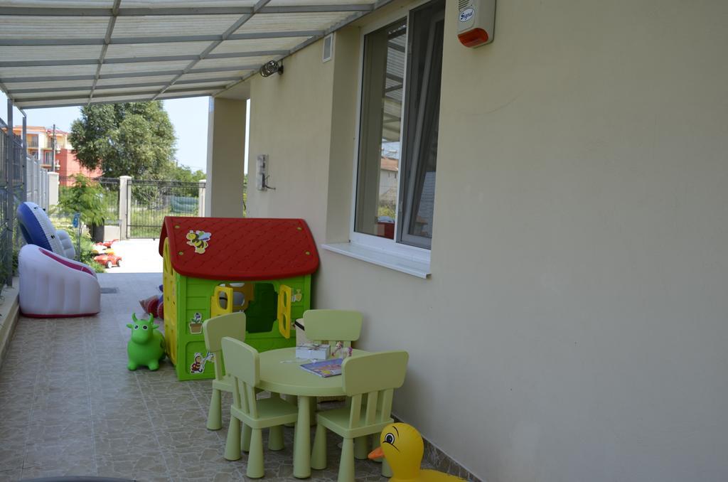 Vila Pacific Костинещи Екстериор снимка
