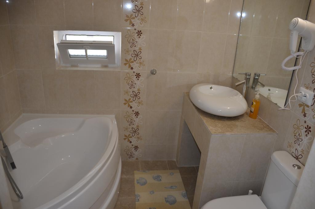 Vila Pacific Костинещи Екстериор снимка